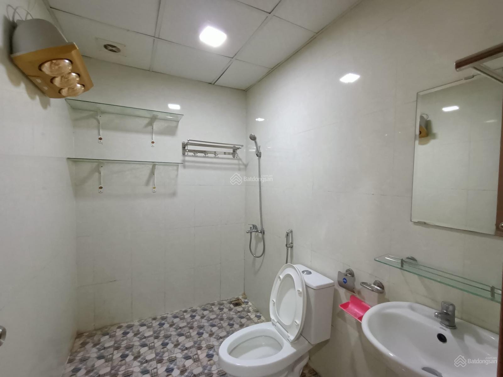 Chính chủ 1.3 tỷ chung cư thương mại 2 phòng ngủ ban công đông nam full nội thất. - Ảnh 2